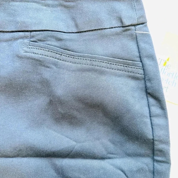 NWT CROFT & BARROW Women High Rise Stretchy Blue Bermuda Shorts Plus Size 24W - Picture 2 of 7